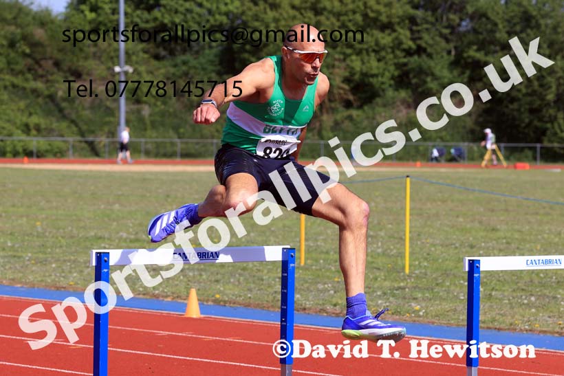 Senior mens 400 metres hurdles, 2025 North Eastern Track and Field Champs., Shildon, County Durham. Photo: David T. Hewitson/Sports for All Pics